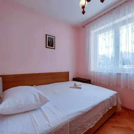 Apartment Nikola Punat