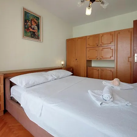 Apartment Nikola *