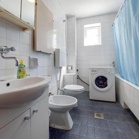Nikola Apartment *