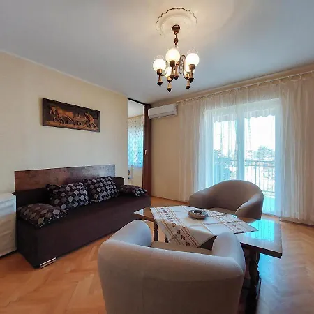 Nikola Apartment