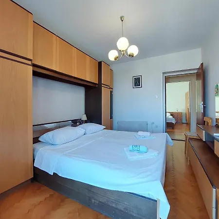 Nikola Apartment *