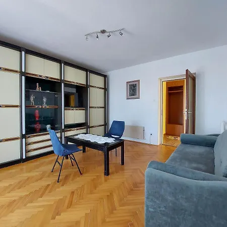 Nikola Apartment *