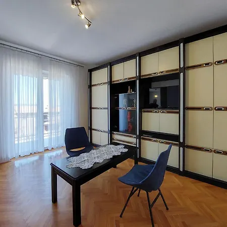 Nikola Apartment