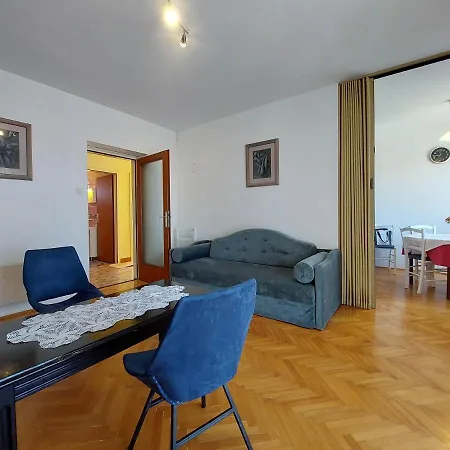 Apartment Nikola *