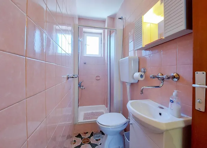 Nikola Apartment Punat