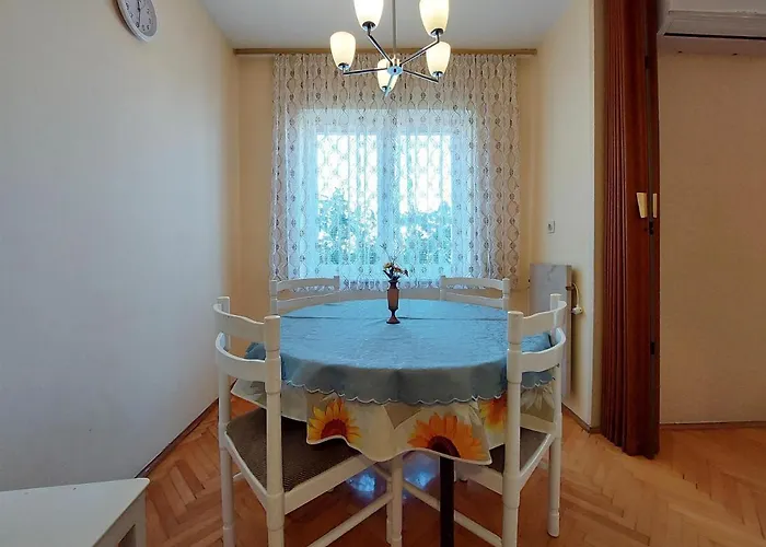 Nikola Apartment Punat